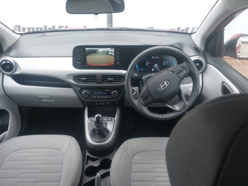 Hyundai I10 1.0 63 Premium Nav AV25WHS Red #3