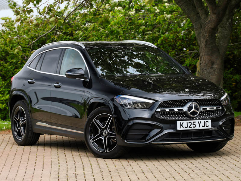 Mercedes-Benz GLA Class Gla 220D 4Matic Amg Line Executive Black