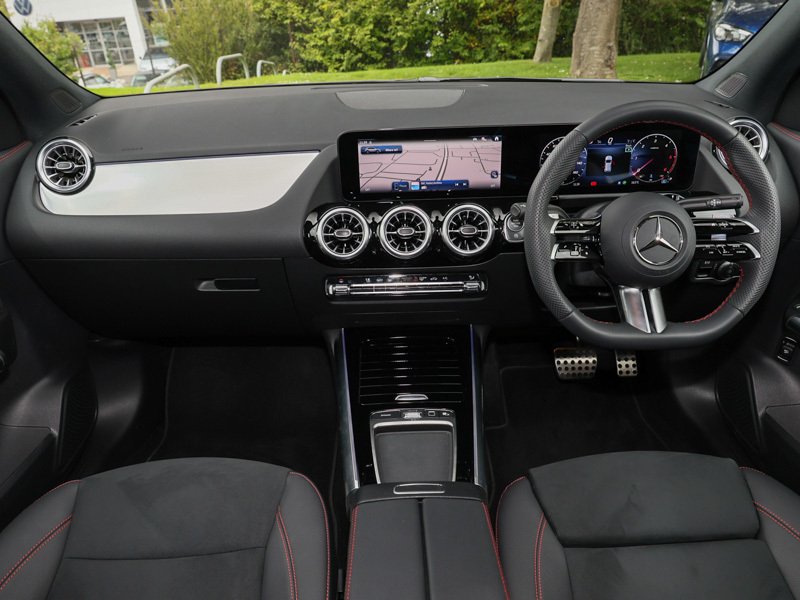 Mercedes-Benz GLA Class Gla 220D 4Matic Amg Line Executive Black #3