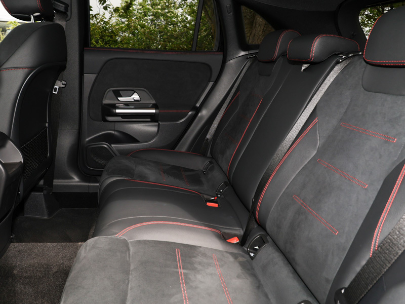 Mercedes-Benz GLA Class Gla 220D 4Matic Amg Line Executive Black #6