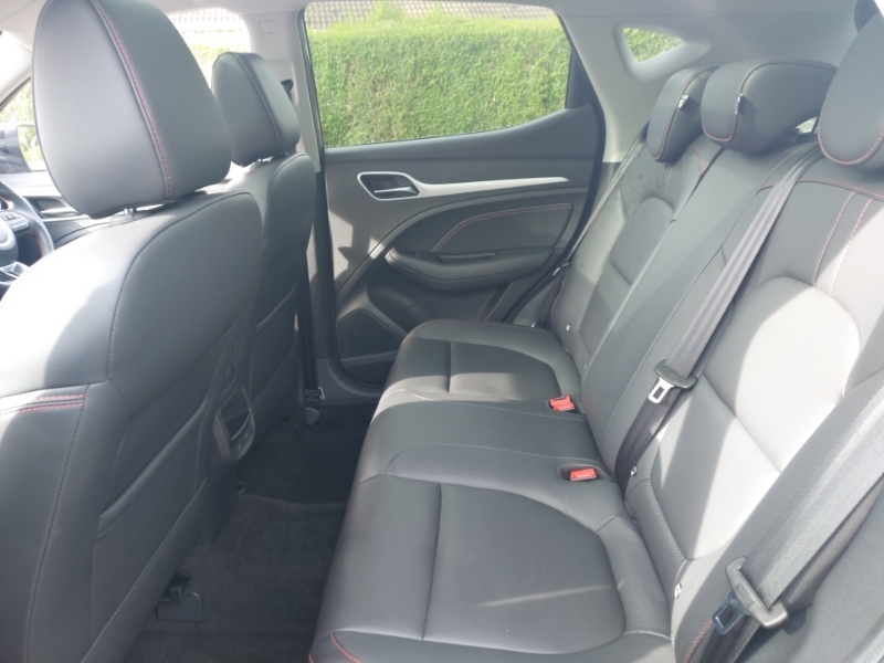 MG ZS 1.0T Gdi Exclusive Black #6