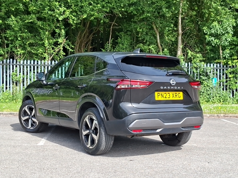 Nissan Qashqai 1.3 Dig-t Mh N-connecta PN23XRG Black #2