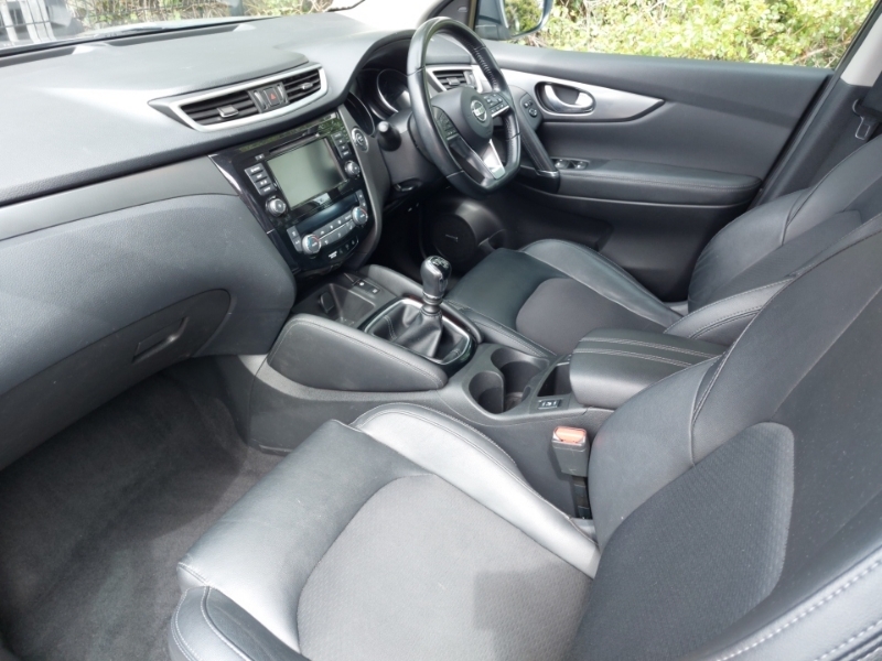 Nissan Qashqai 1.3 Dig-t Tekna KP69VUN Silver #5