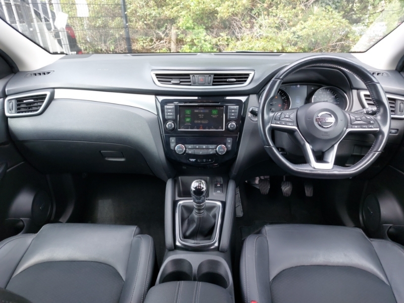 Nissan Qashqai 1.3 Dig-t Tekna KP69VUN Silver #3