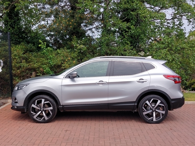 Nissan Qashqai 1.3 Dig-t Tekna KP69VUN Silver #4