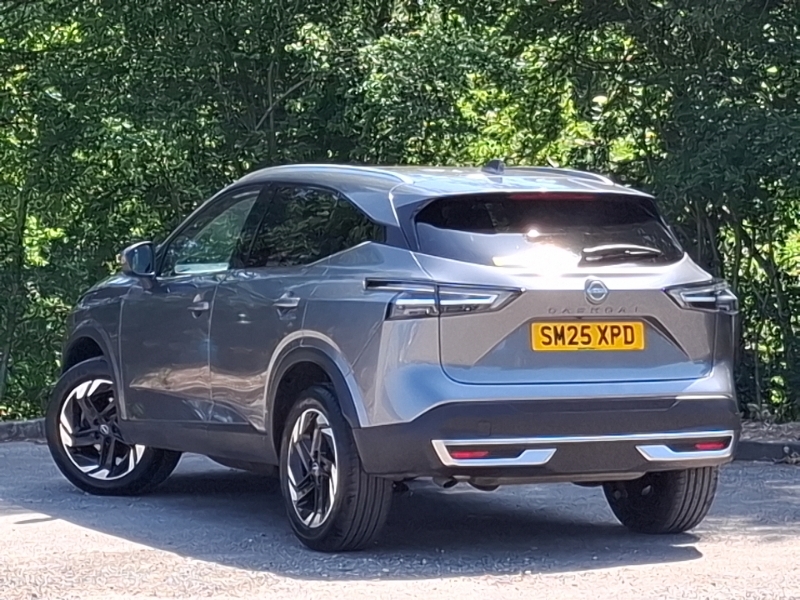 Nissan Qashqai 1.3 Dig-t Mh N-connecta Glass Roof SM25XPD Grey #2