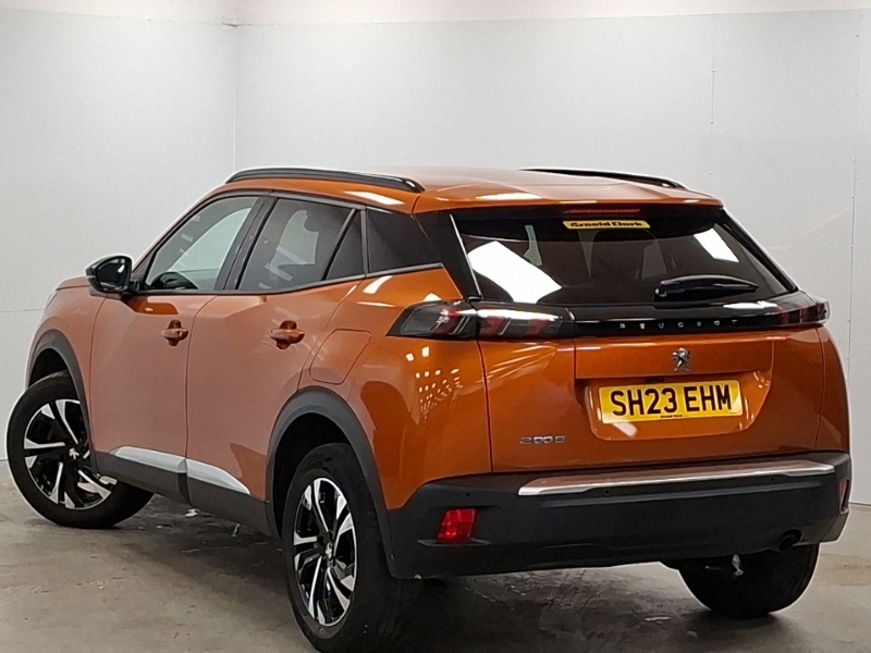 Peugeot 2008 1.2 Puretech Allure Premium SH23EHM Orange #2
