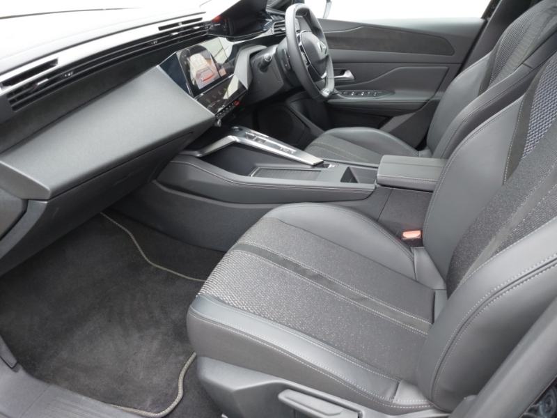 Peugeot 308 1.2 Hybrid 136 Gt E-dsc6 KM25VZX Black #5