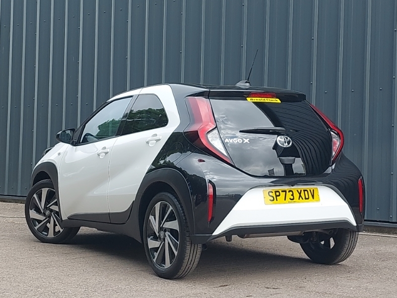 Toyota Aygo X 1.0 Vvt-i Edge SP73XDV White #2