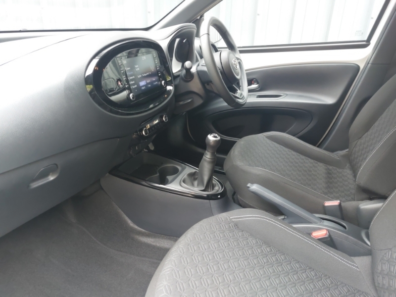 Toyota Aygo X 1.0 Vvt-i Edge SP73XDV White #5