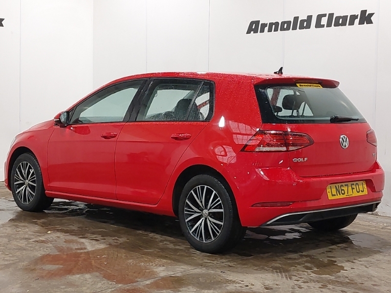 Volkswagen Golf 1.6 Tdi Se Nav Dsg Red #2