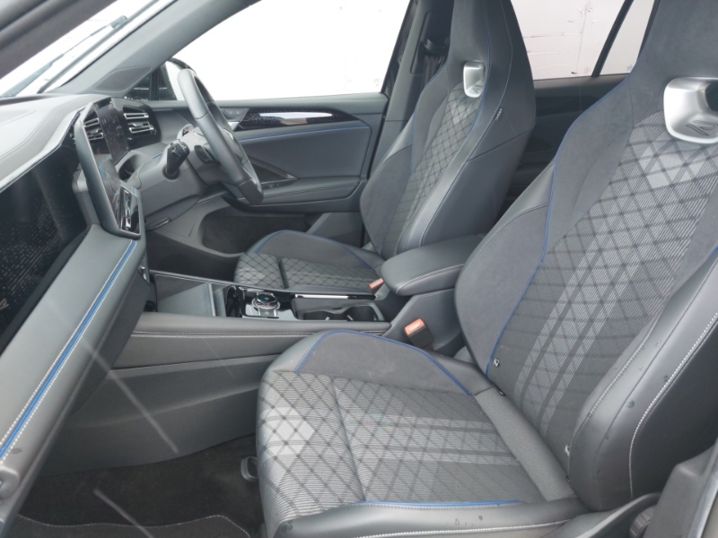 Volkswagen Tiguan 1.5 Etsi 150 R-line Dsg SB25WUK Black #5