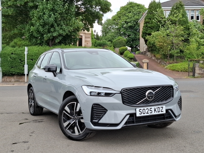 Volvo XC60 2.0 B5p Plus Dark Awd Geartronic Grey