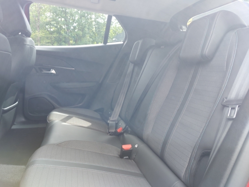 Peugeot 2008 1.2 Puretech 130 Allure Premium SJ71VYV Red #6