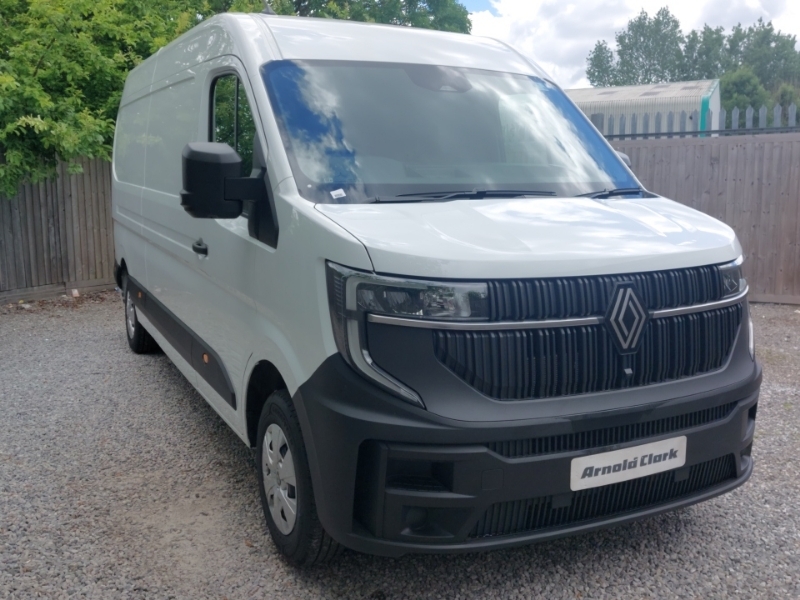 Renault Master Lm35 Blue Dci 150 Advance Medium Roof Van White