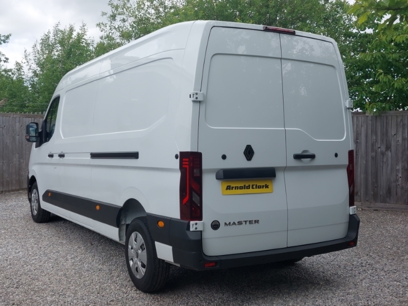 Renault Master Lm35 Blue Dci 150 Advance Medium Roof Van White #2