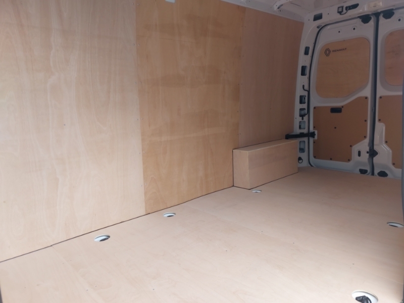 Renault Master Lm35 Blue Dci 150 Advance Medium Roof Van White #6