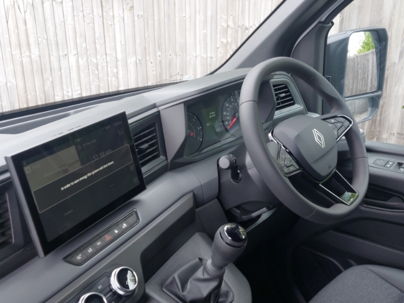 Renault Master Lm35 Blue Dci 150 Advance Medium Roof Van White #3
