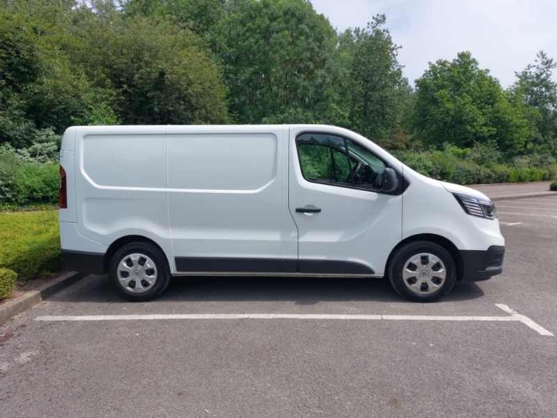 Renault Trafic Sl30 Blue Dci 130 Advance Van SH24LFY White #4