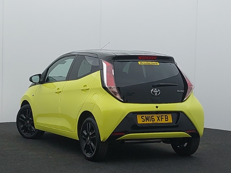 Toyota Aygo 1.0 Vvt-i X-cite 3 SM16XFB Yellow #2