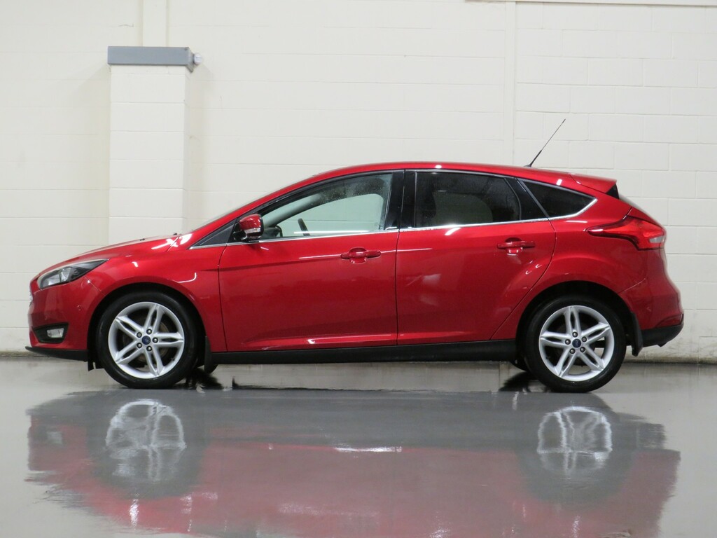 Ford Focus Hatchback 1.5 Tdci Titanium X Euro 6 Ss 20 CV15XRX Red #5