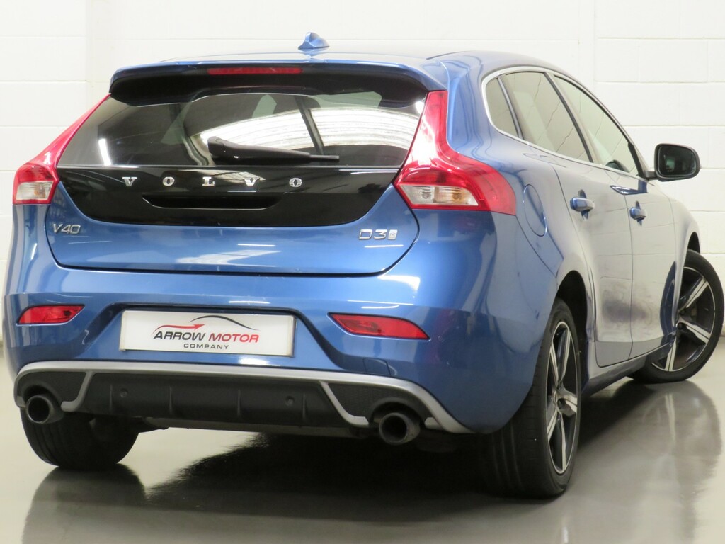 Volvo V40 Hatchback 2.0 D3 R-design Nav Plus Euro 6 Ss KT17YWX Blue #3