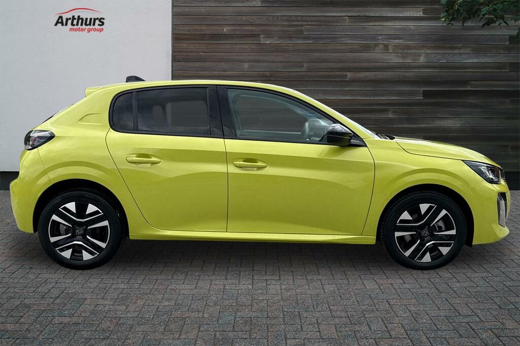 Peugeot 208 Allure Yellow #2