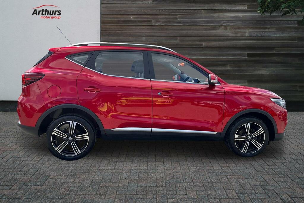MG ZS Exclusive AO69JNV Red #2