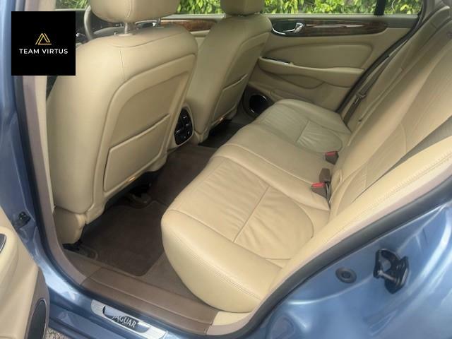 Jaguar XJ 2.7 Td Executive Saloon 214 Blue #6