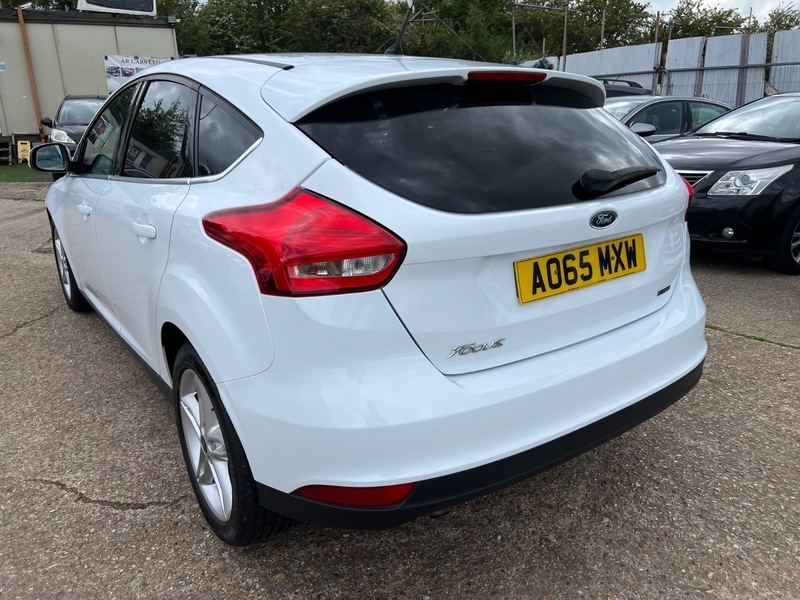 Ford Focus Zetec White #6