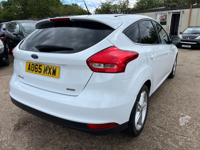 Ford Focus Zetec White #5
