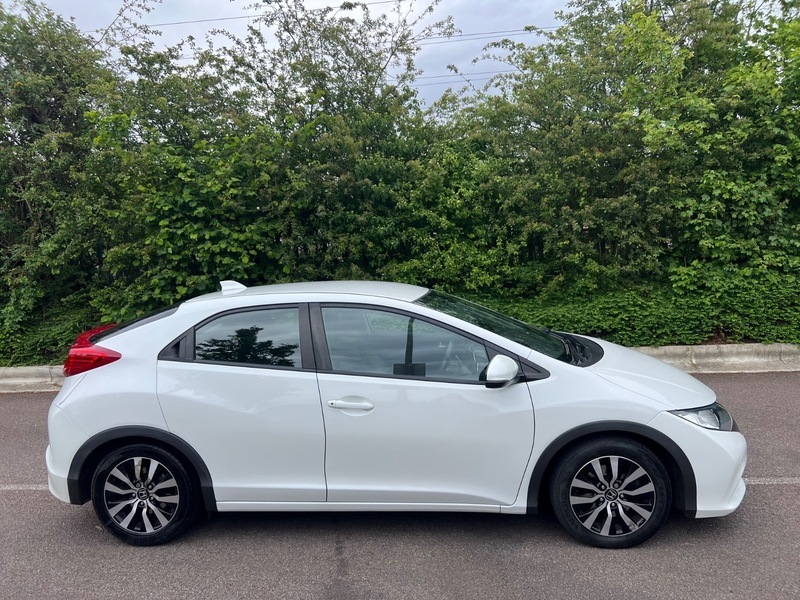 Honda Civic I-dtec Ex White #4