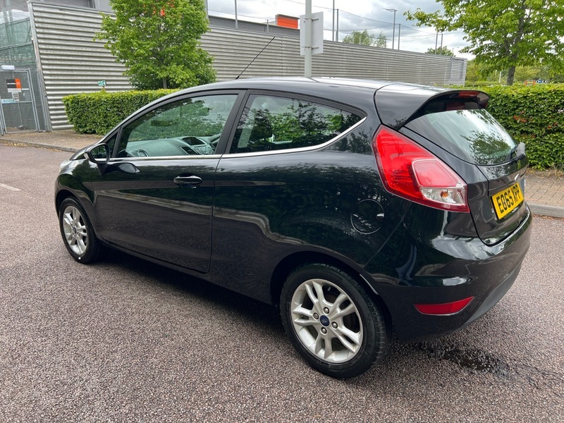 Ford Fiesta Zetec Black #4