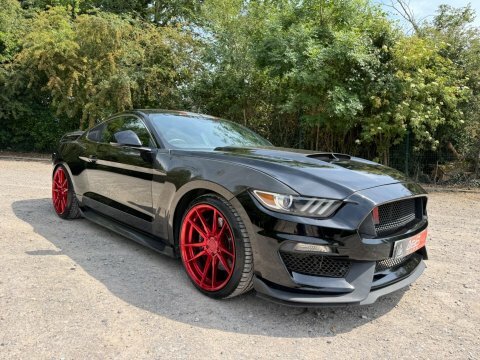 Ford Mustang 2.3T Ecoboost Fastback Black