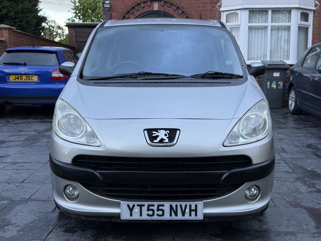 Peugeot 1007 Hatchback Yellow #22