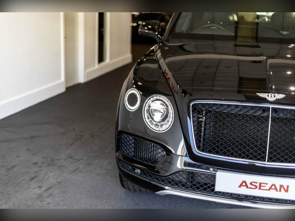 Bentley Bentayga 4.0D V8 Suv 4Wd Euro 6 Ss 435 LT67OSK Black #2