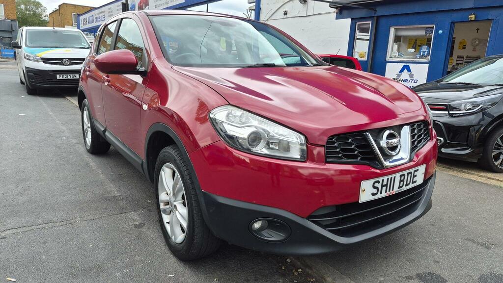 Nissan Qashqai Suv Red