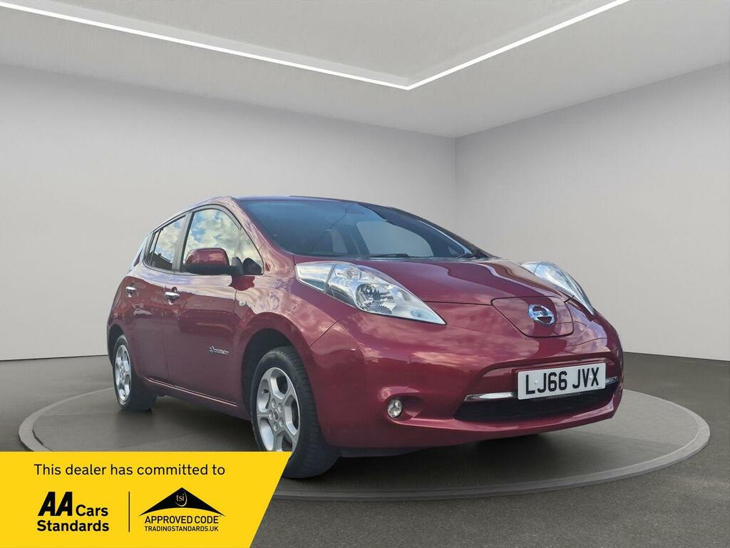 Nissan Leaf Hatchback Red