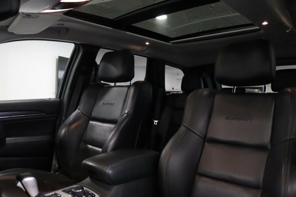 Jeep Grand Cherokee V8 Trackhawk Red #76