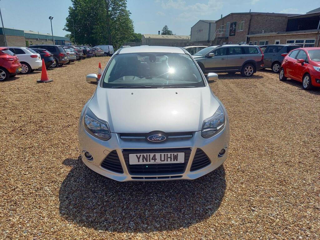 Ford Focus Hatchback 1.6 Tdci Zetec Navigator Euro 5 Ss YN14UHW Silver #2