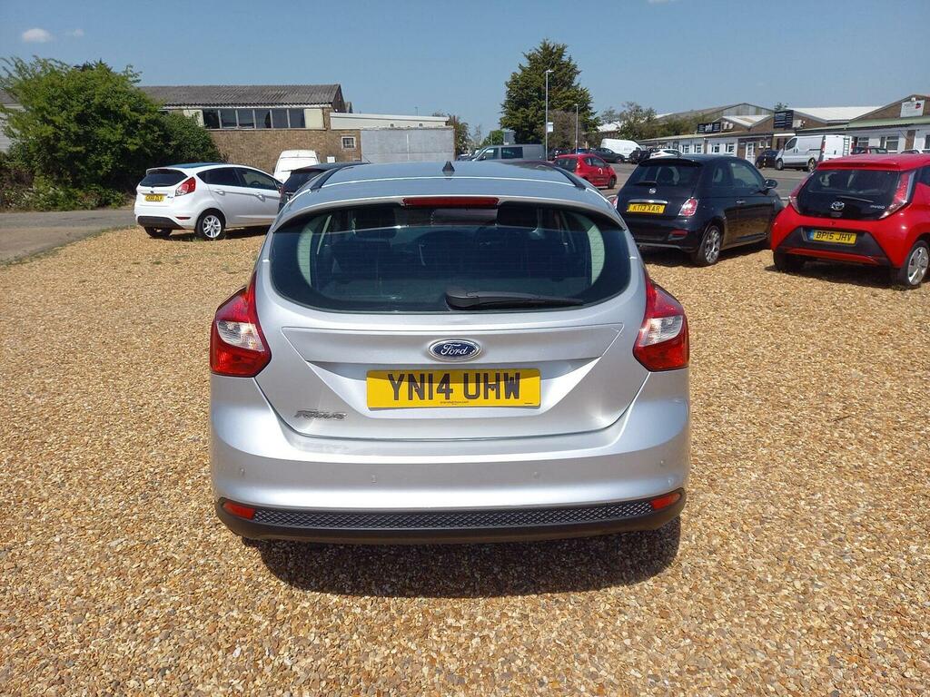Ford Focus Hatchback 1.6 Tdci Zetec Navigator Euro 5 Ss YN14UHW Silver #6