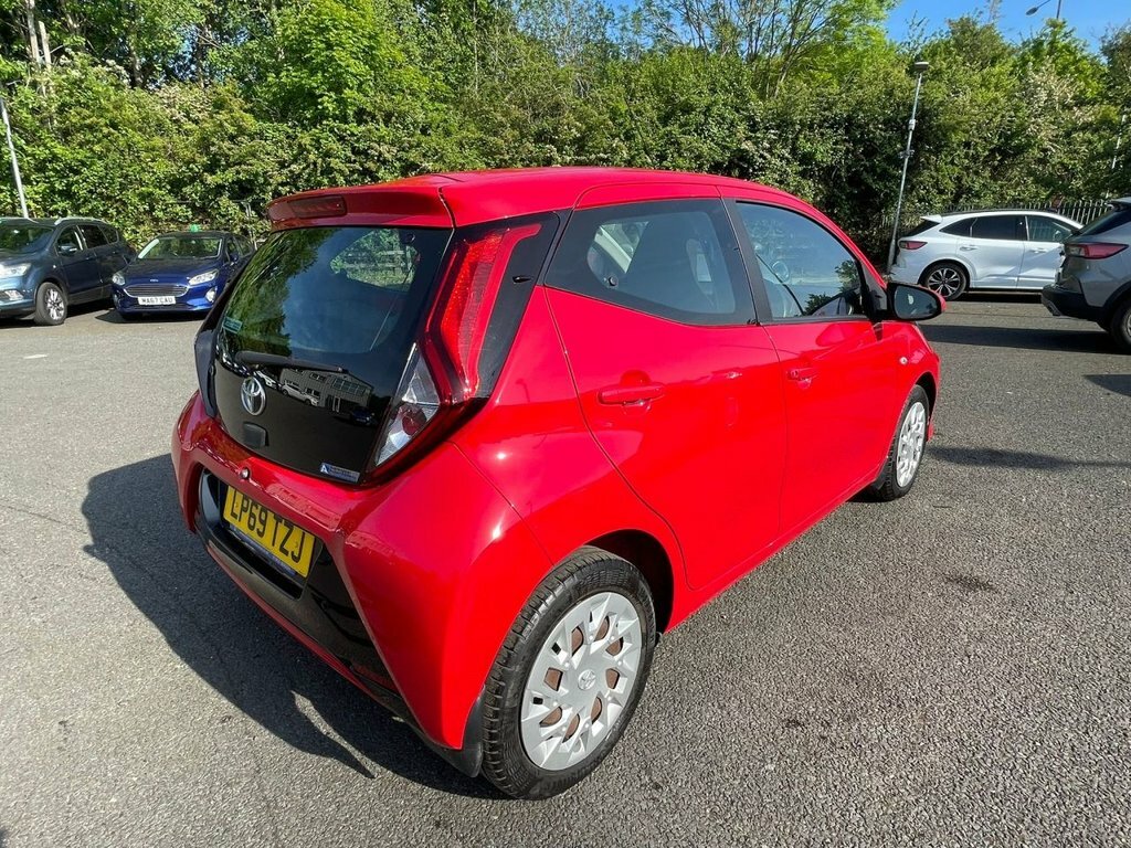 Toyota Aygo 1L X-play LP69TZJ Red #3