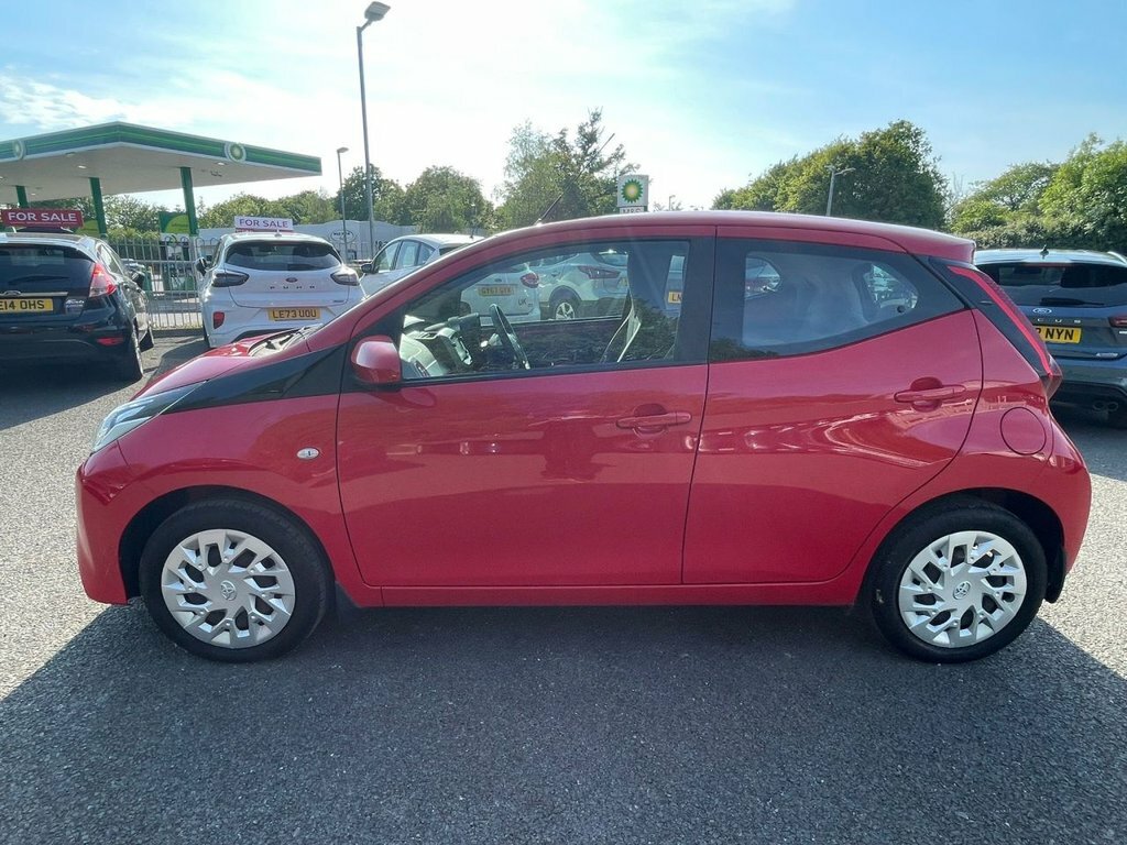 Toyota Aygo 1L X-play LP69TZJ Red #6