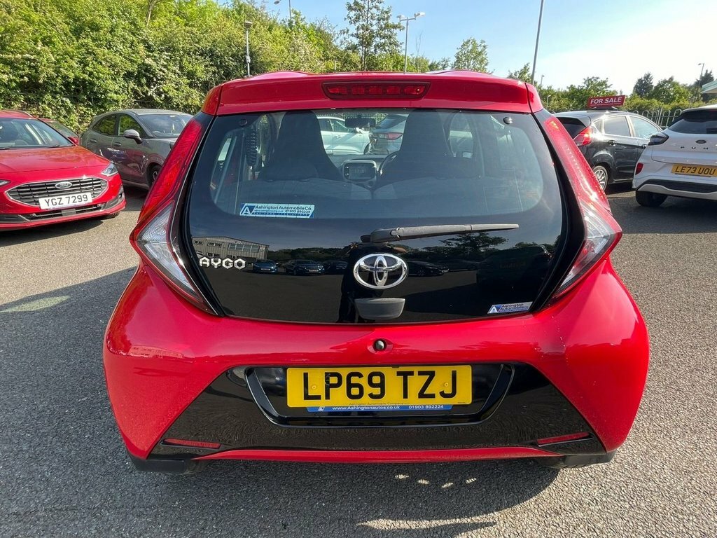 Toyota Aygo 1L X-play LP69TZJ Red #4