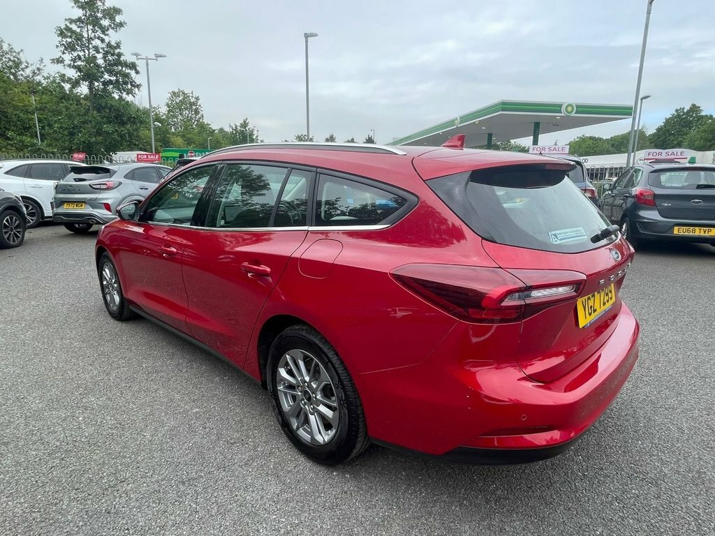 Ford Focus 1L Titanium YGZ7299 Red #5