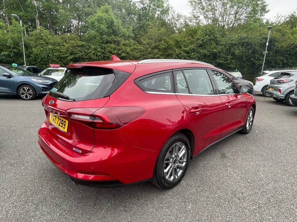 Ford Focus 1L Titanium YGZ7299 Red #3