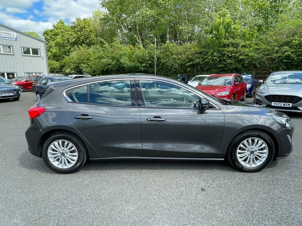 Ford Focus 1L Titanium EJ19CYU Grey #2