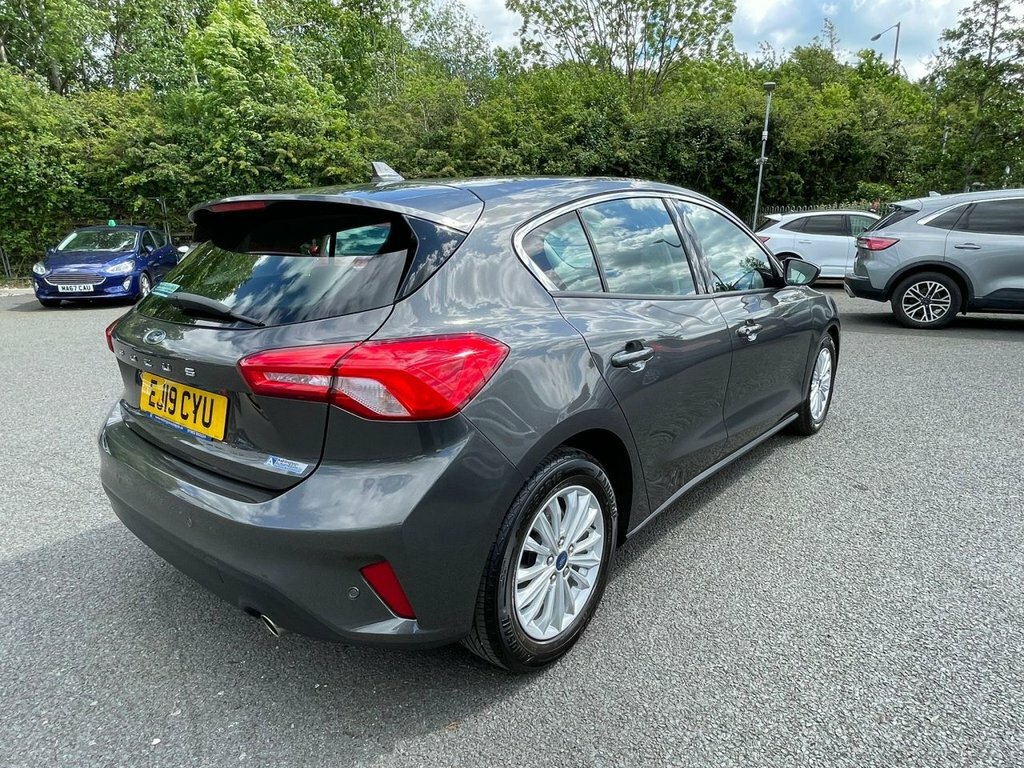 Ford Focus 1L Titanium EJ19CYU Grey #3