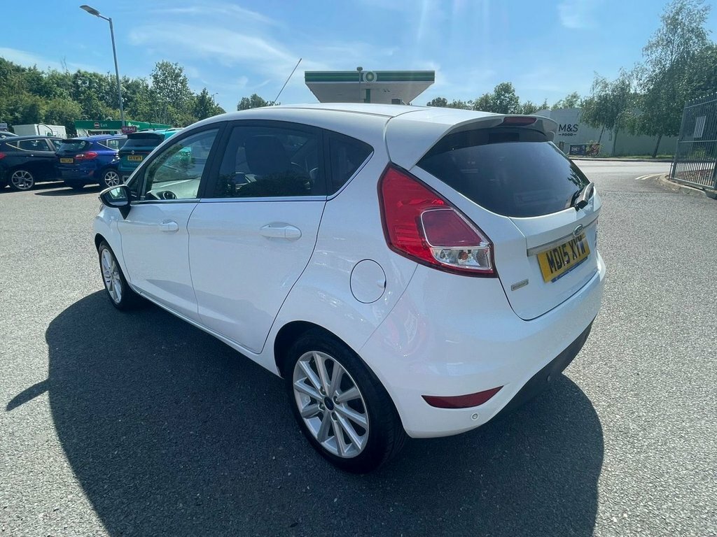 Ford Fiesta 1L Titanium MD15XYW White #4