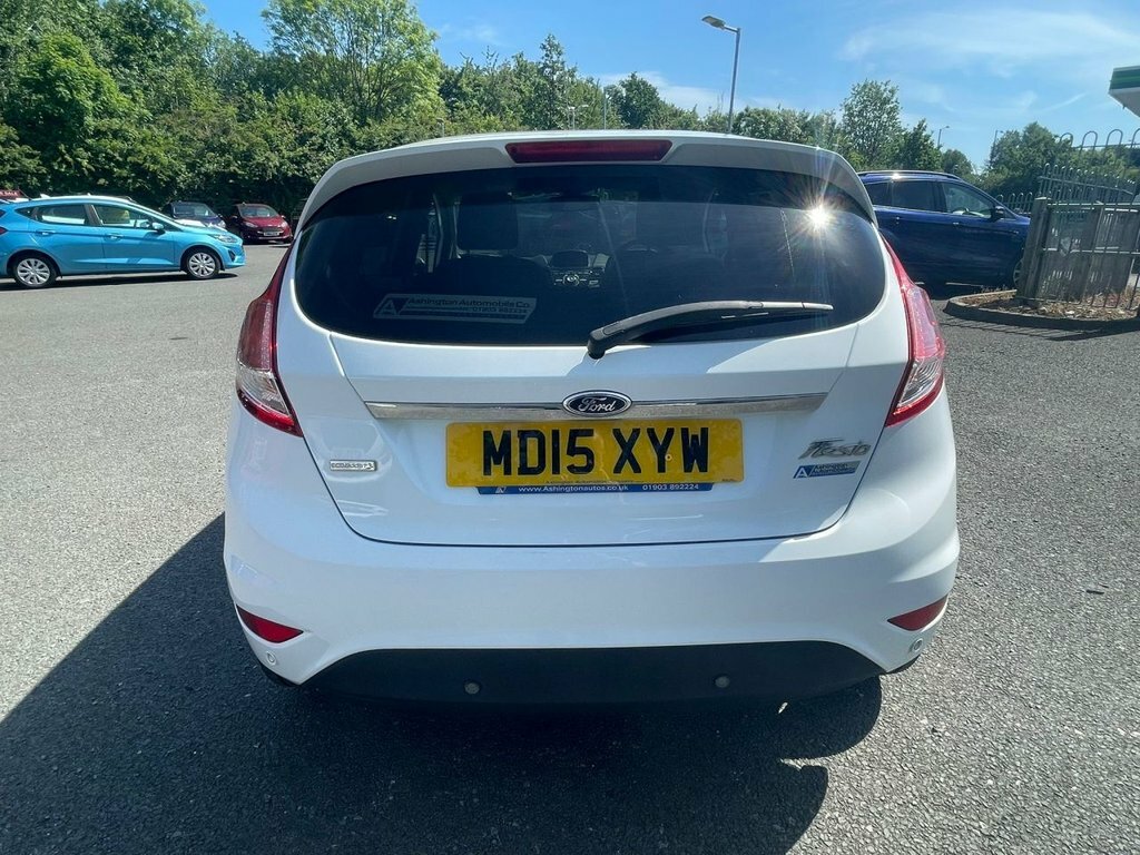 Ford Fiesta 1L Titanium MD15XYW White #5